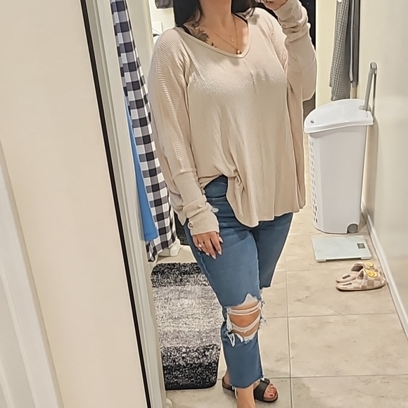 Cream V-Neck Long Sleeve Oversized Sweatshirt - Picture 6 of 8